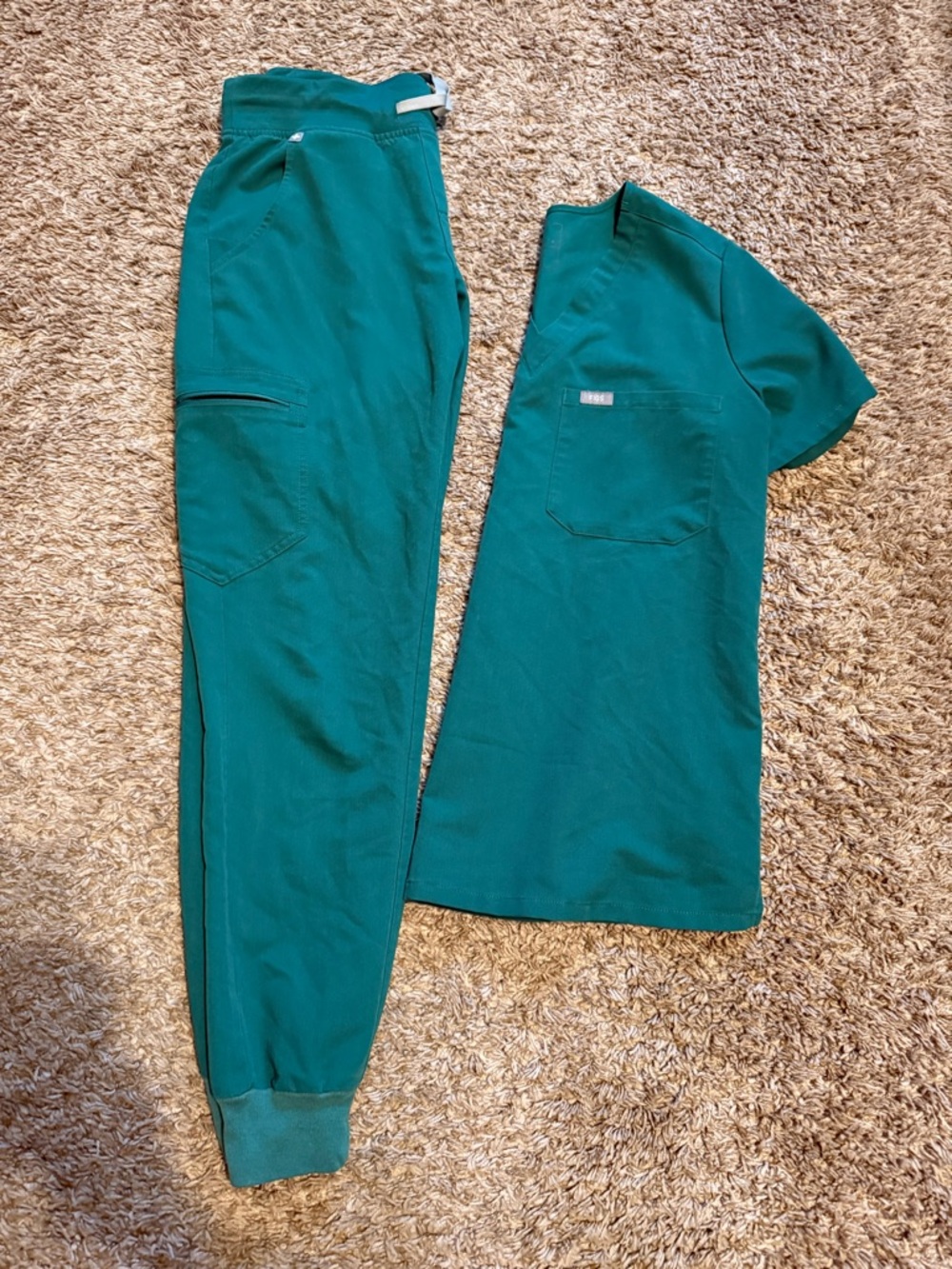 Figs Women's Teal Green Scrub Top & Jogger Set